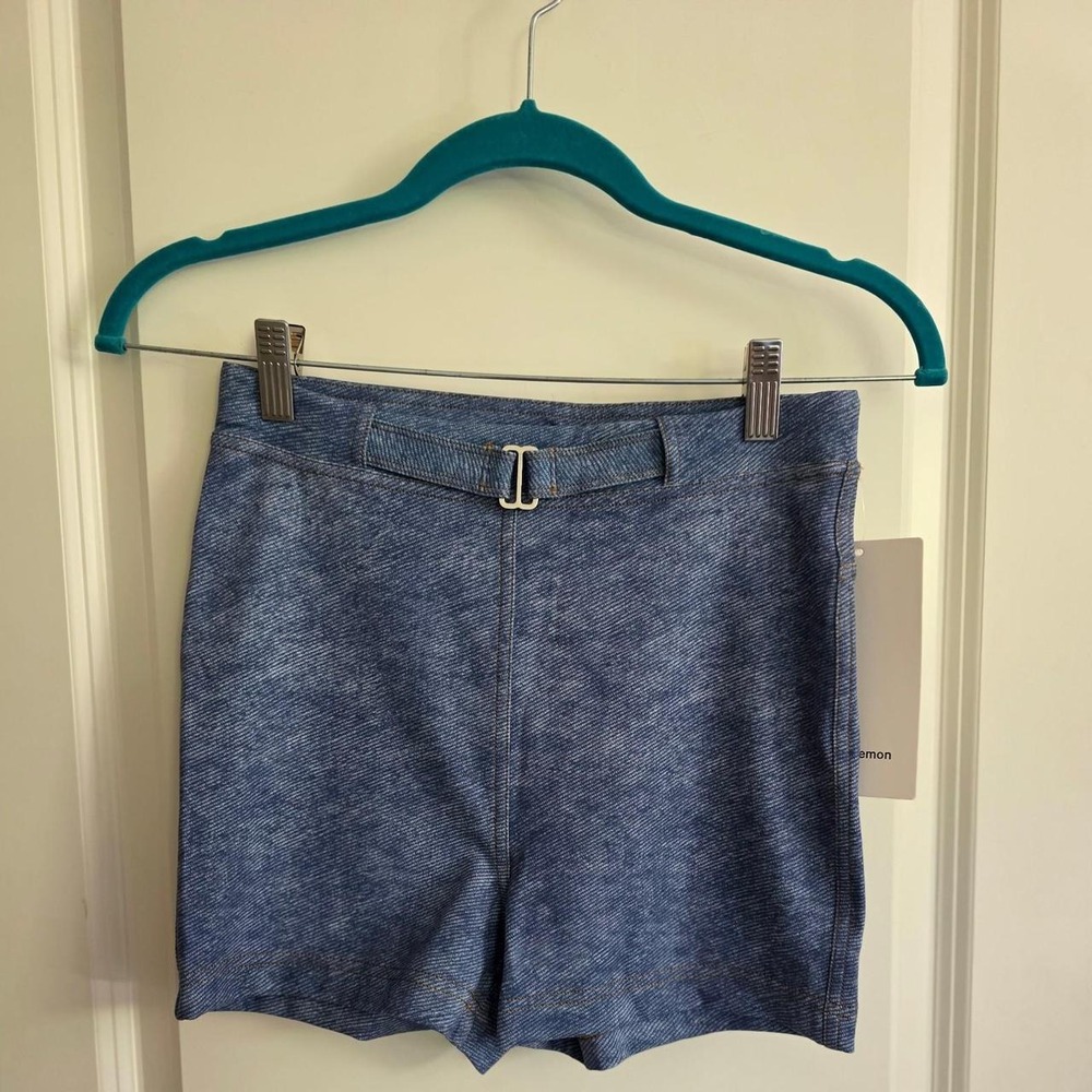 Lululemon Everlux Denim Print Super High Rise Blue shorts with a unique belt